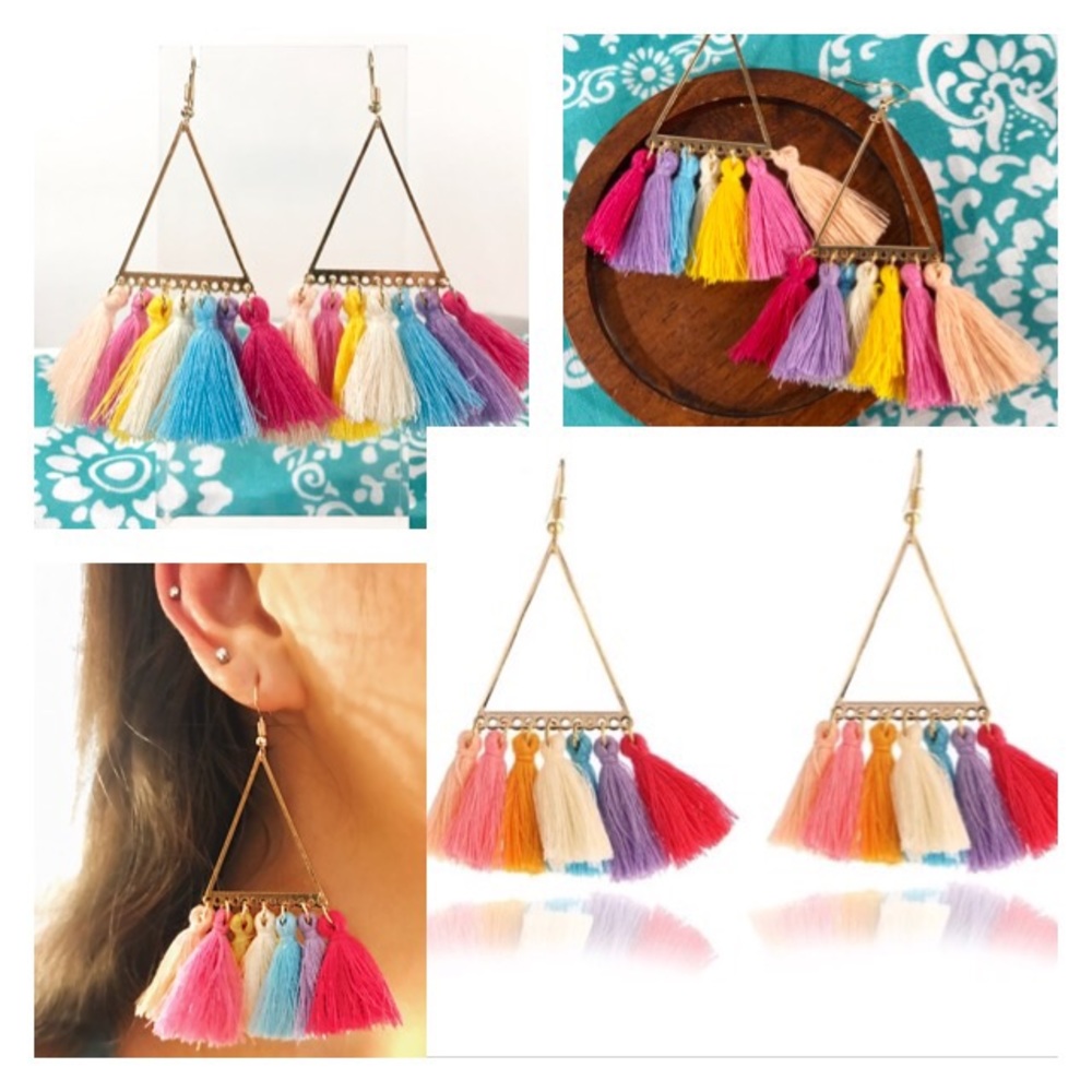 NEW!๐๐TASSEL TRIANGLE HOOP EARRING!๐๐GOLD TONE - Picture 7 of 16